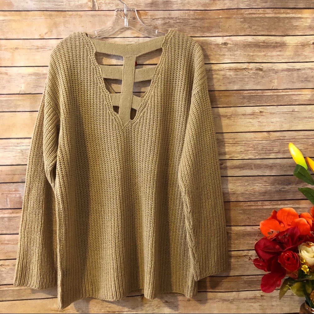 ❌🚫SOLD❌🚫Cream-Tan Colored Light Weight Sweater - Picture 4 of 8